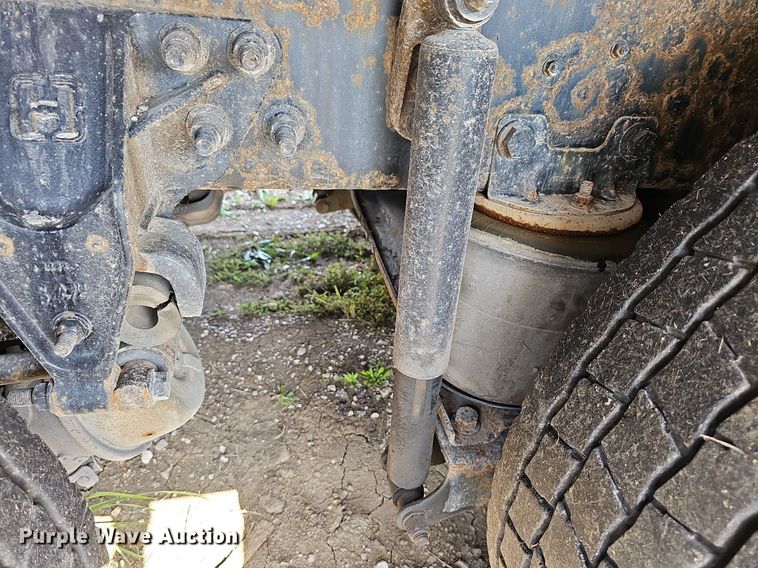 image for item DR5764 2014 International Work Star 7600  vacuum truck