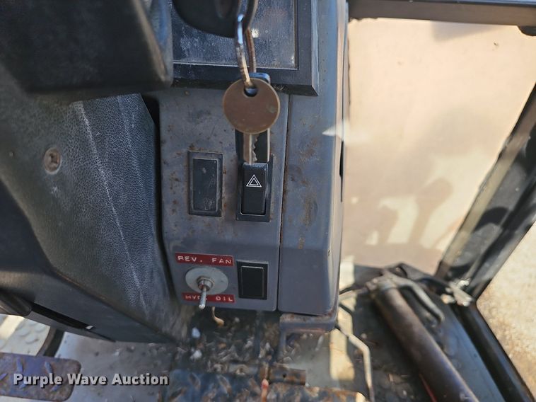 image for item DR5767 1994 Ford 7740 Powerstar SLE Tiger Special  tractor