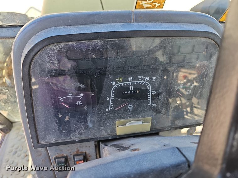 image for item DR5767 1994 Ford 7740 Powerstar SLE Tiger Special  tractor