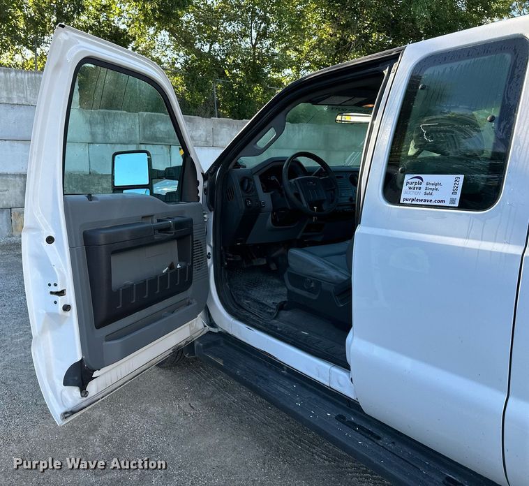 image for item DS2229 2016 Ford F350 Super Duty  SuperCab pickup truck