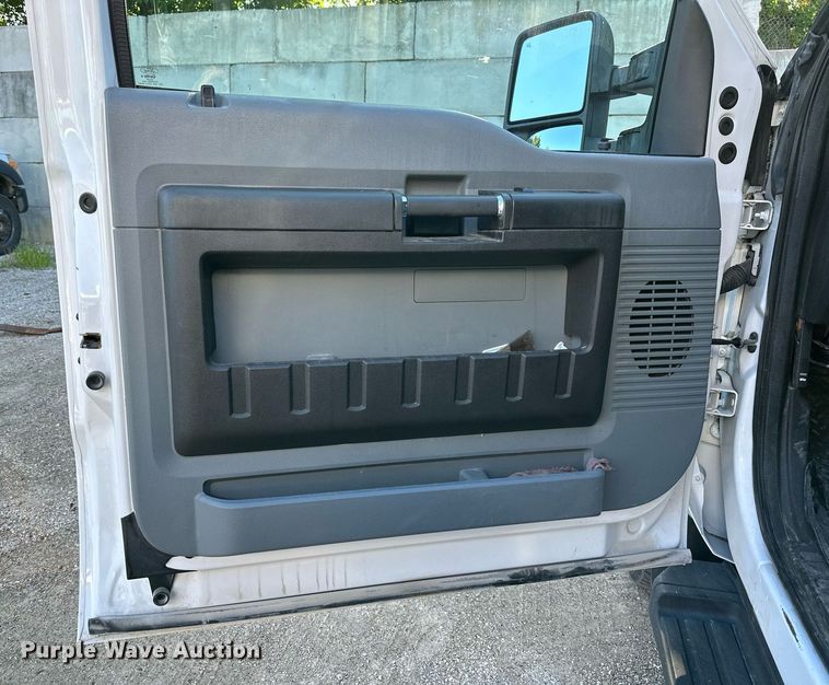 image for item DS2229 2016 Ford F350 Super Duty  SuperCab pickup truck