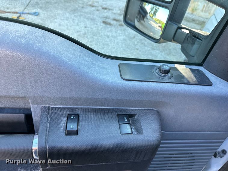 image for item DS2229 2016 Ford F350 Super Duty  SuperCab pickup truck