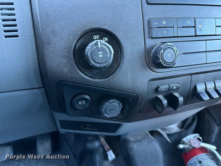 image for item DS2229 2016 Ford F350 Super Duty  SuperCab pickup truck