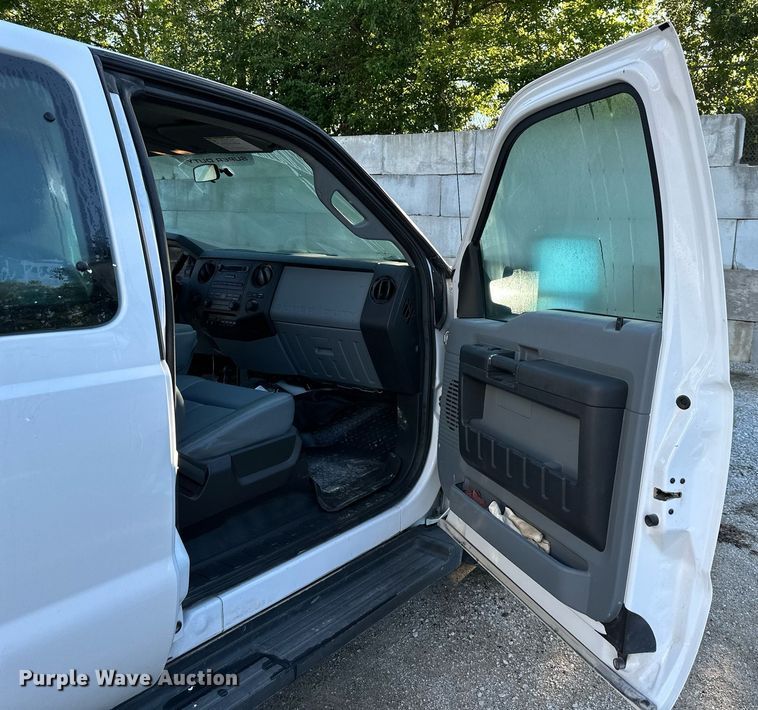 image for item DS2229 2016 Ford F350 Super Duty  SuperCab pickup truck