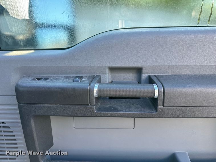 image for item DS2229 2016 Ford F350 Super Duty  SuperCab pickup truck