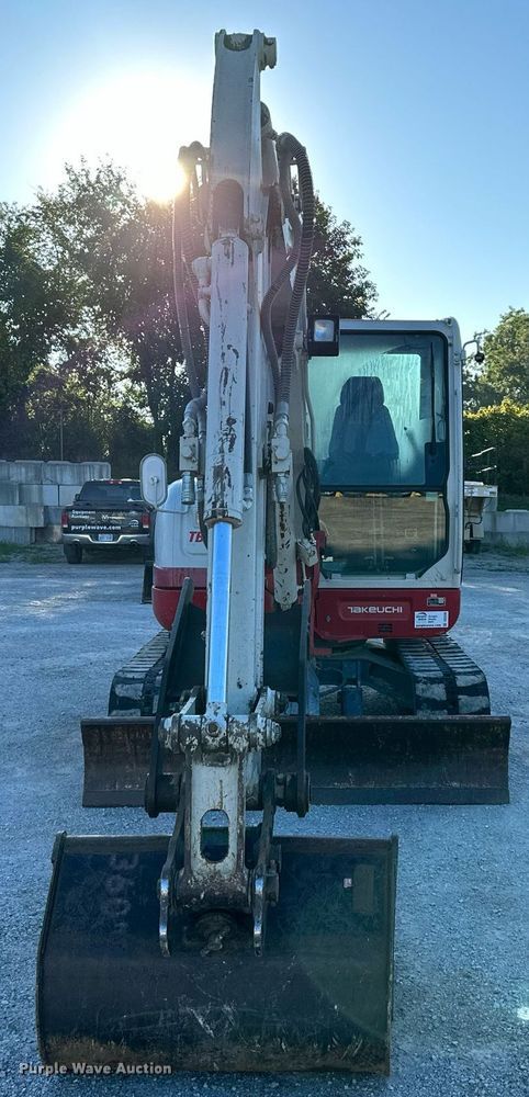 image for item DS2230 2016 Takeuchi TB260  mini excavator