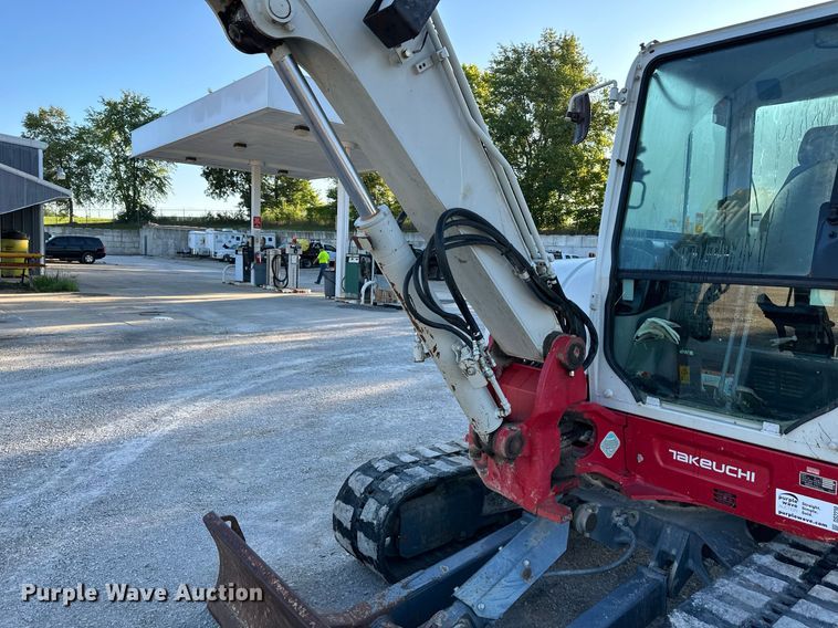 image for item DS2230 2016 Takeuchi TB260  mini excavator