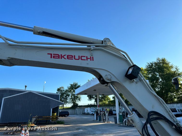 image for item DS2230 2016 Takeuchi TB260  mini excavator