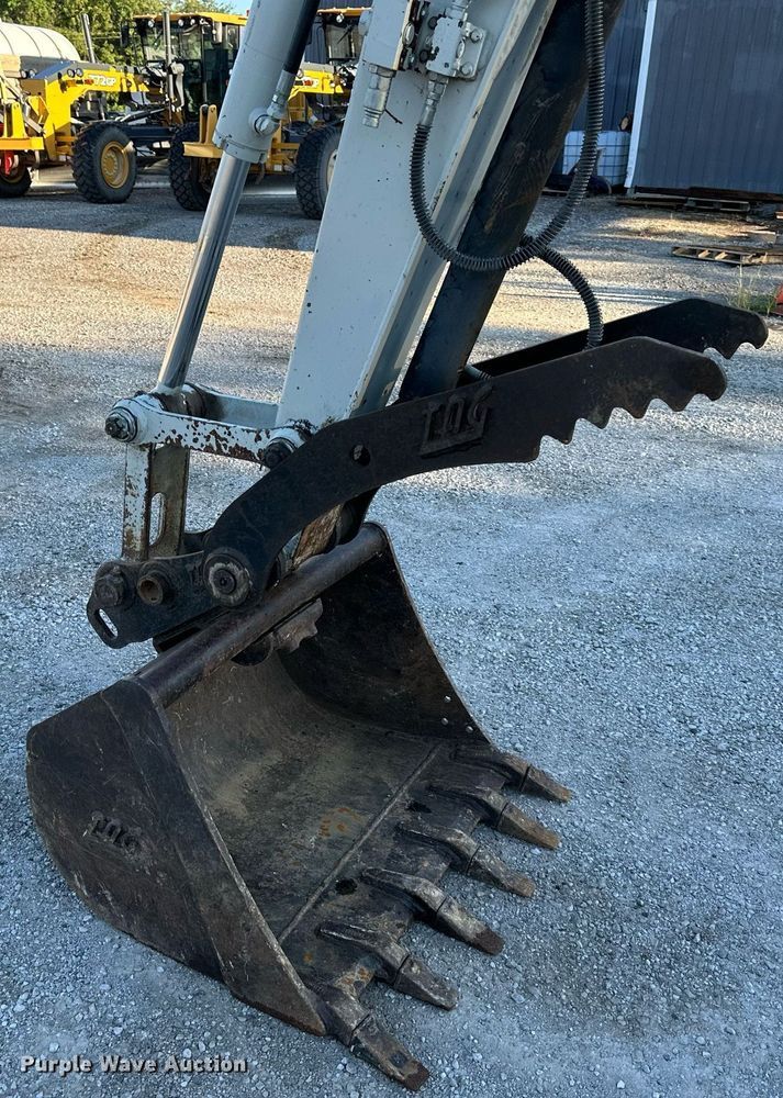 image for item DS2230 2016 Takeuchi TB260  mini excavator