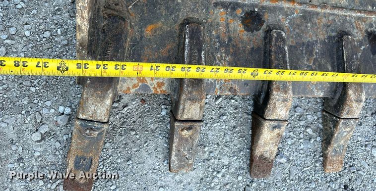 image for item DS2230 2016 Takeuchi TB260  mini excavator