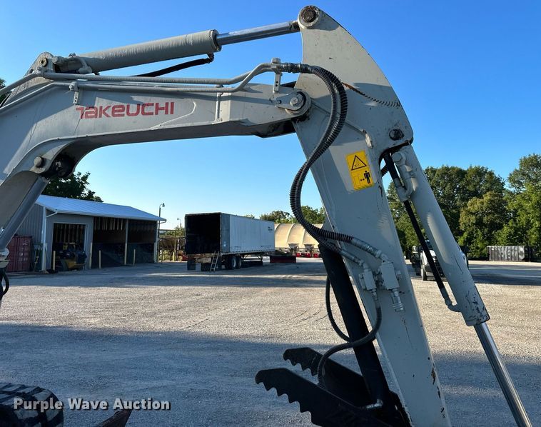 image for item DS2230 2016 Takeuchi TB260  mini excavator