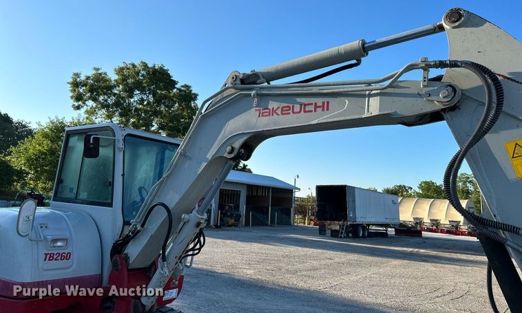 image for item DS2230 2016 Takeuchi TB260  mini excavator
