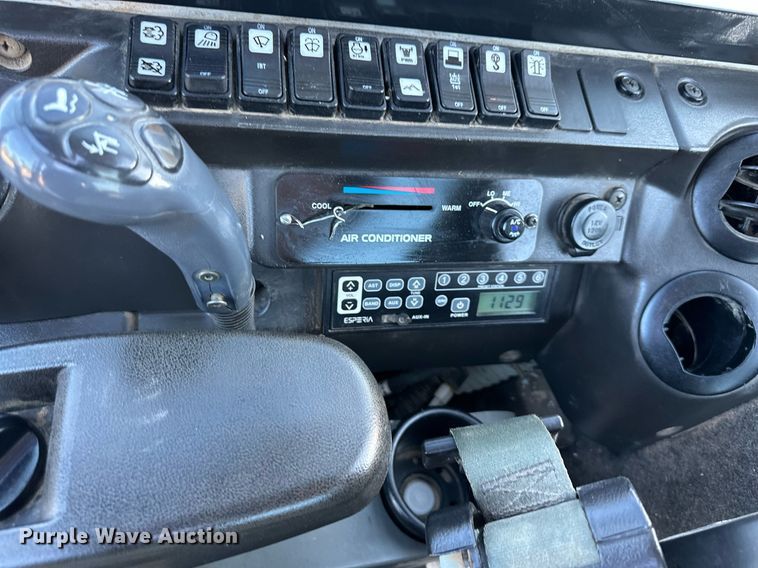 image for item DS2230 2016 Takeuchi TB260  mini excavator