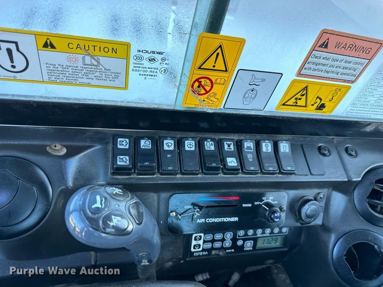 image for item DS2230 2016 Takeuchi TB260  mini excavator