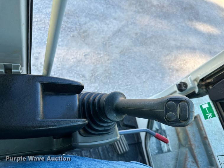 image for item DS2230 2016 Takeuchi TB260  mini excavator