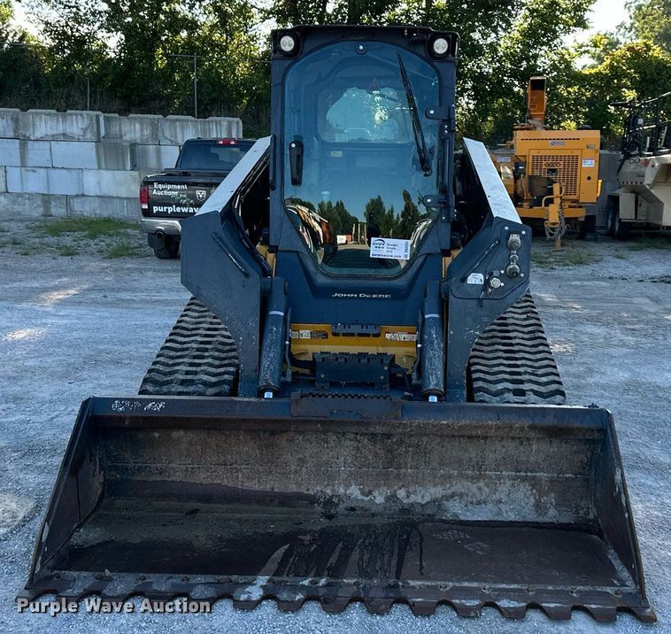 image for item DS2233 2017 John Deere 331G  tracked skid steer loader