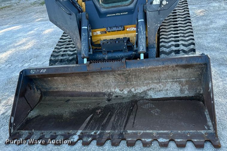 image for item DS2233 2017 John Deere 331G  tracked skid steer loader