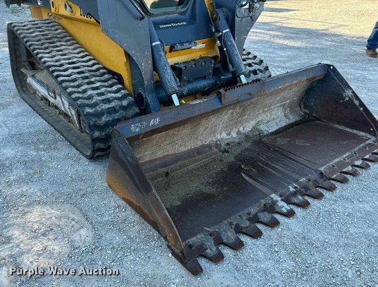 image for item DS2233 2017 John Deere 331G  tracked skid steer loader