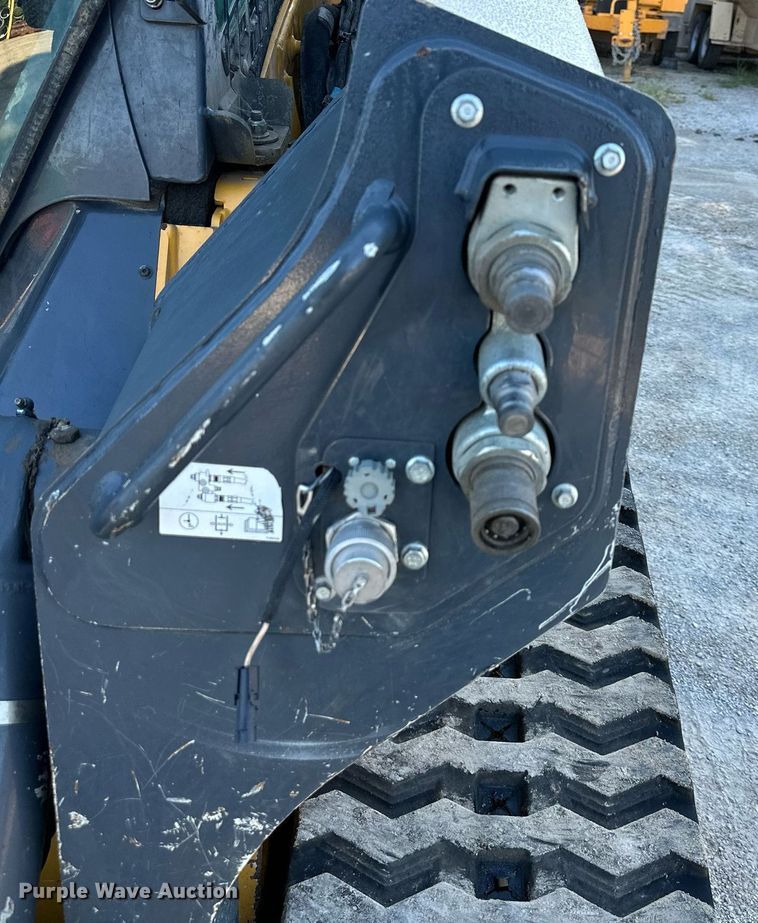 image for item DS2233 2017 John Deere 331G  tracked skid steer loader