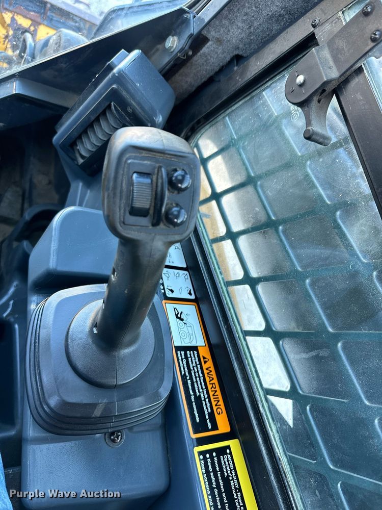 image for item DS2233 2017 John Deere 331G  tracked skid steer loader