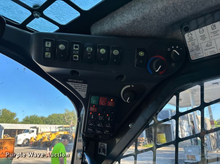 image for item DS2233 2017 John Deere 331G  tracked skid steer loader