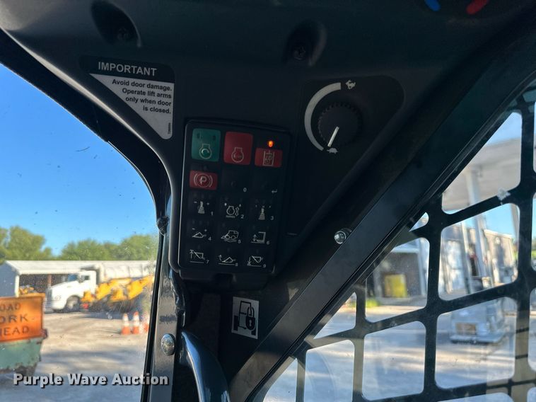 image for item DS2233 2017 John Deere 331G  tracked skid steer loader