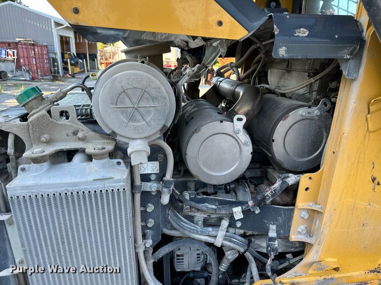 image for item DS2233 2017 John Deere 331G  tracked skid steer loader