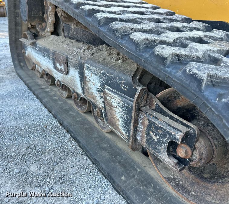 image for item DS2233 2017 John Deere 331G  tracked skid steer loader