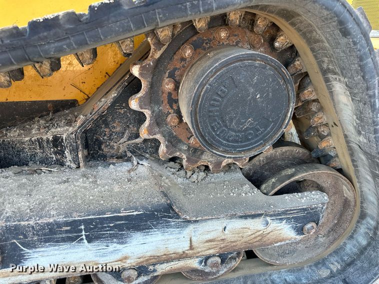 image for item DS2233 2017 John Deere 331G  tracked skid steer loader