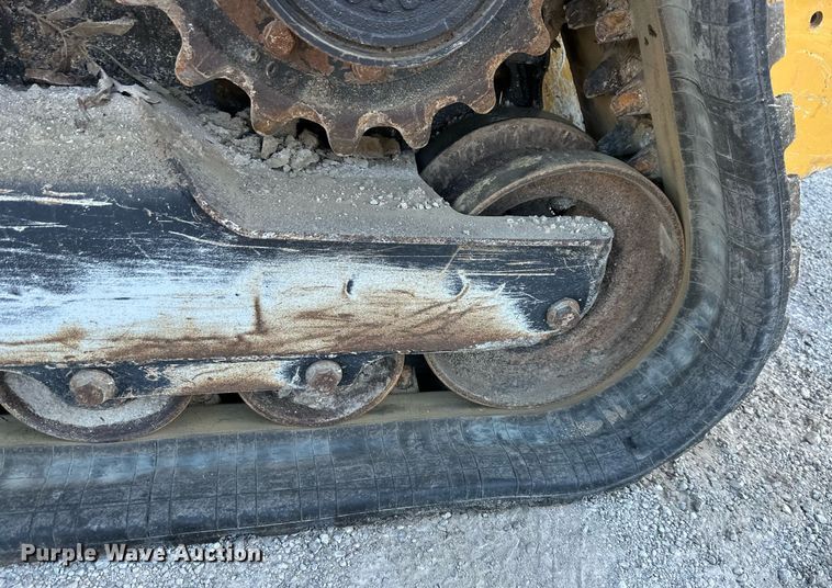 image for item DS2233 2017 John Deere 331G  tracked skid steer loader