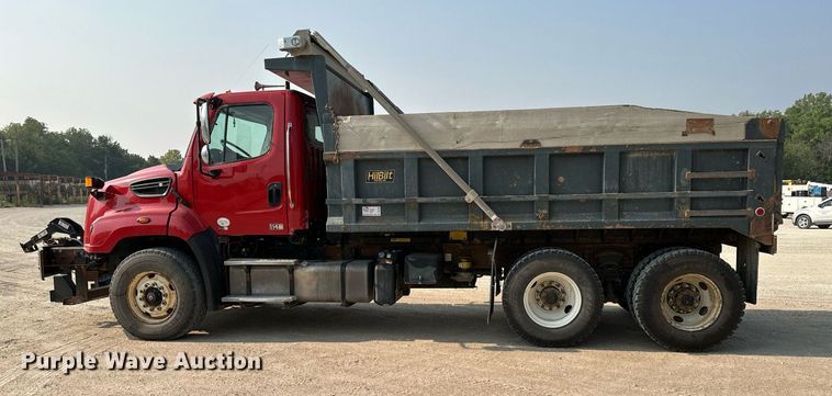 image for item DS2295 2014 Freightliner 114SD  dump truck