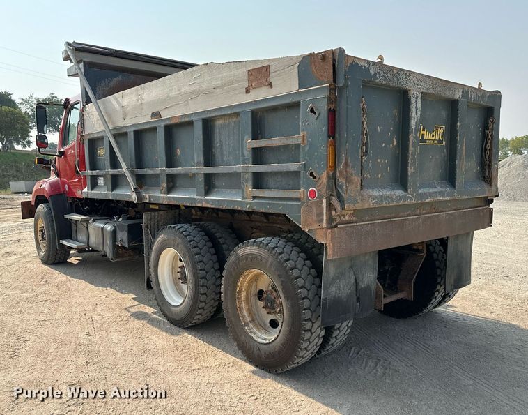 image for item DS2295 2014 Freightliner 114SD  dump truck