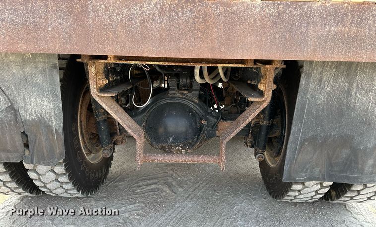 image for item DS2295 2014 Freightliner 114SD  dump truck