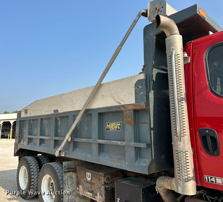 image for item DS2295 2014 Freightliner 114SD  dump truck