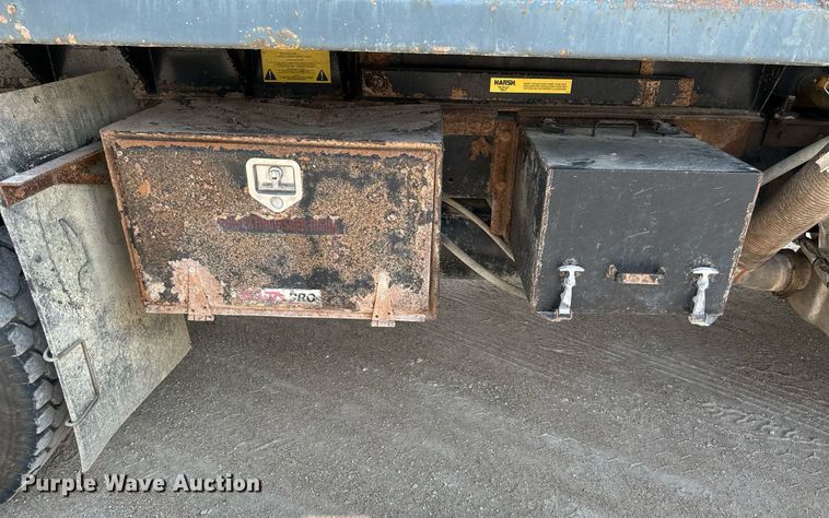 image for item DS2295 2014 Freightliner 114SD  dump truck