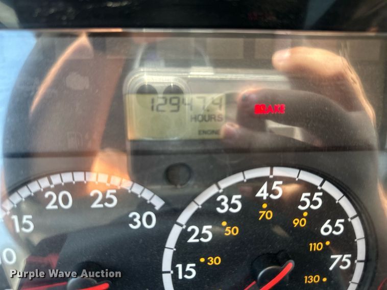 image for item DS2295 2014 Freightliner 114SD  dump truck