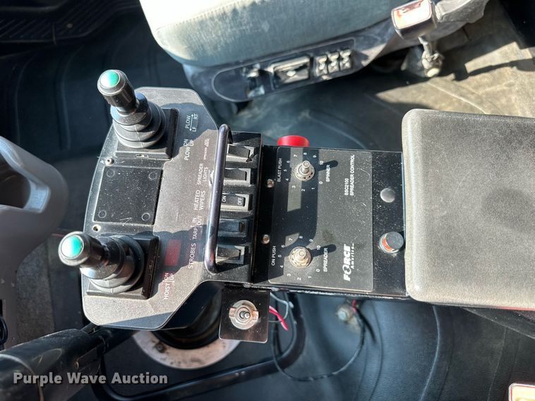 image for item DS2295 2014 Freightliner 114SD  dump truck