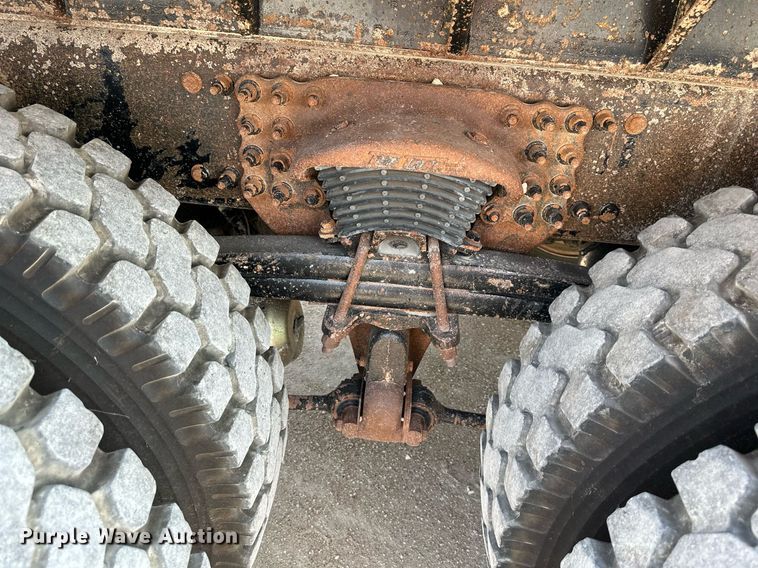 image for item DS2295 2014 Freightliner 114SD  dump truck