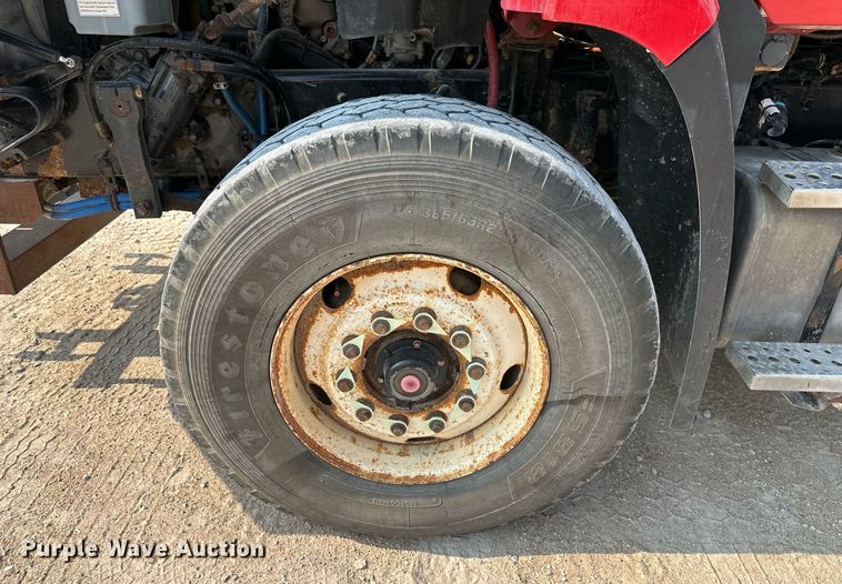 image for item DS2295 2014 Freightliner 114SD  dump truck