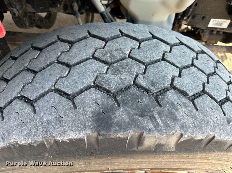 image for item DS2295 2014 Freightliner 114SD  dump truck