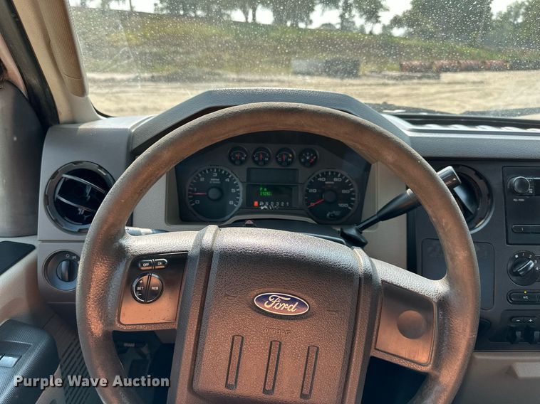 image for item DS2296 2009 Ford F250 Super Duty XL  SuperCab pickup truck