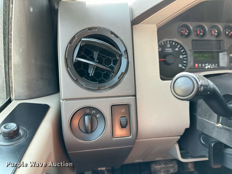 image for item DS2296 2009 Ford F250 Super Duty XL  SuperCab pickup truck