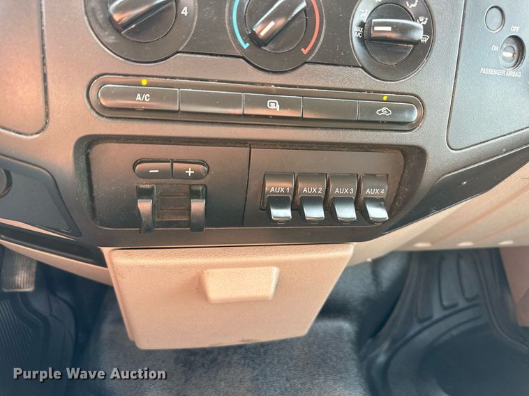 image for item DS2296 2009 Ford F250 Super Duty XL  SuperCab pickup truck