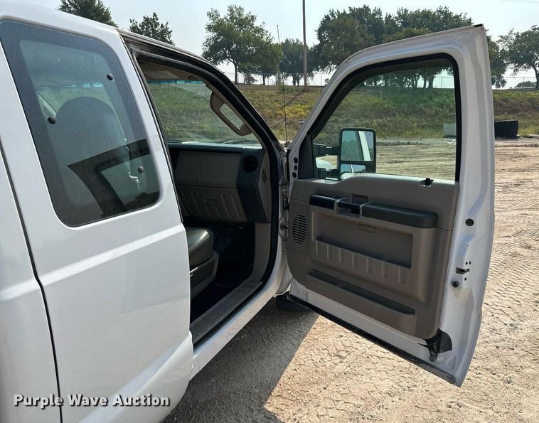 image for item DS2296 2009 Ford F250 Super Duty XL  SuperCab pickup truck