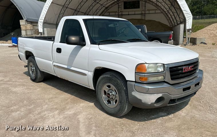 image for item DS2297 2004 GMC Sierra 1500  pickup truck