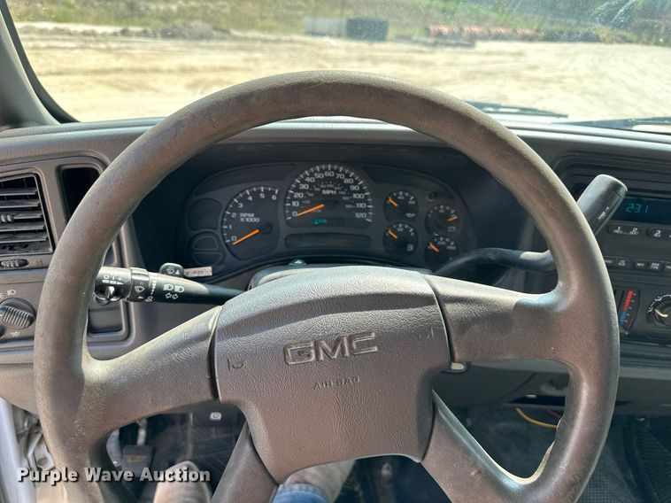 image for item DS2297 2004 GMC Sierra 1500  pickup truck