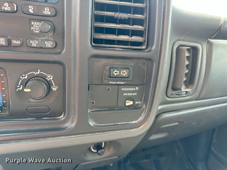 image for item DS2297 2004 GMC Sierra 1500  pickup truck