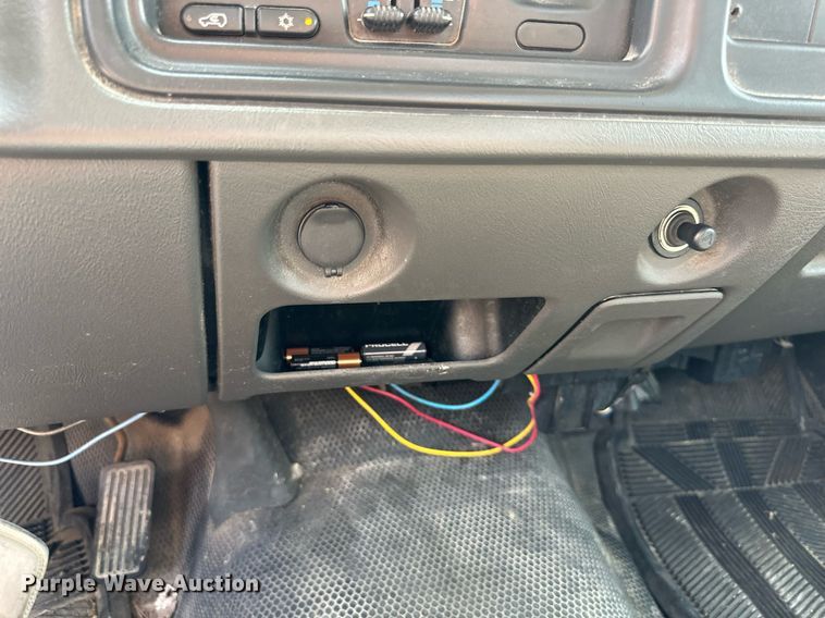 image for item DS2297 2004 GMC Sierra 1500  pickup truck