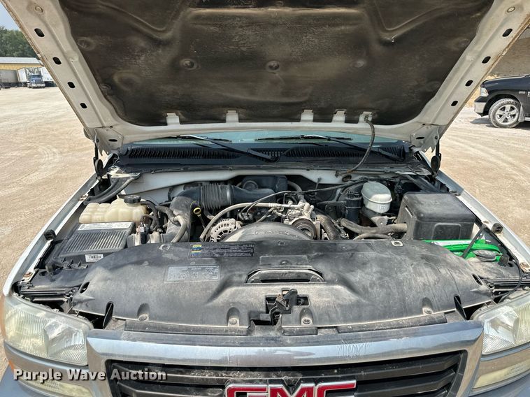 image for item DS2297 2004 GMC Sierra 1500  pickup truck