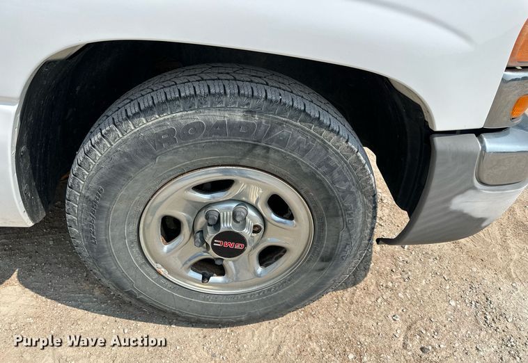 image for item DS2297 2004 GMC Sierra 1500  pickup truck